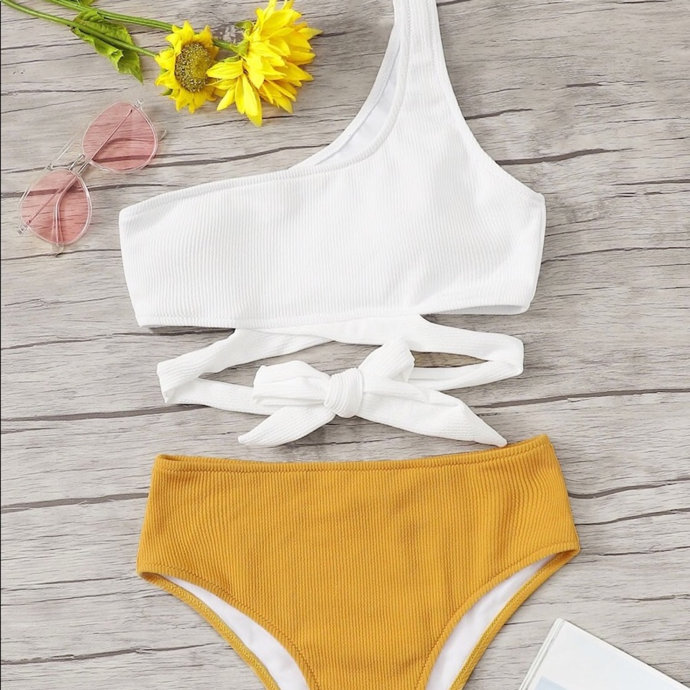 Shein baihing suit. Never been worn!